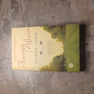 Nwt Pulitzer prize-winning novel Foreign Affairs by Alison Lurie